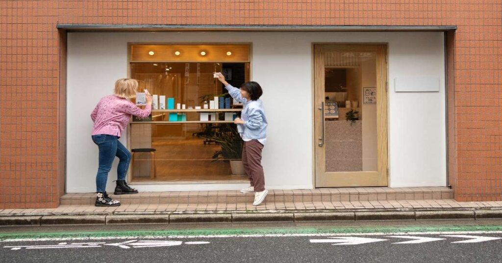 Shopfront pop